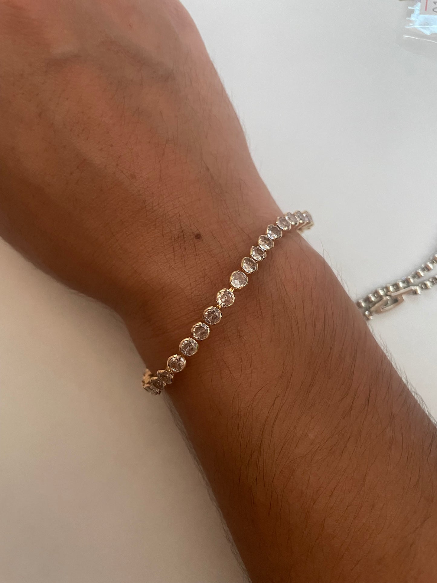 Abigaia Stud Bracelet Gold