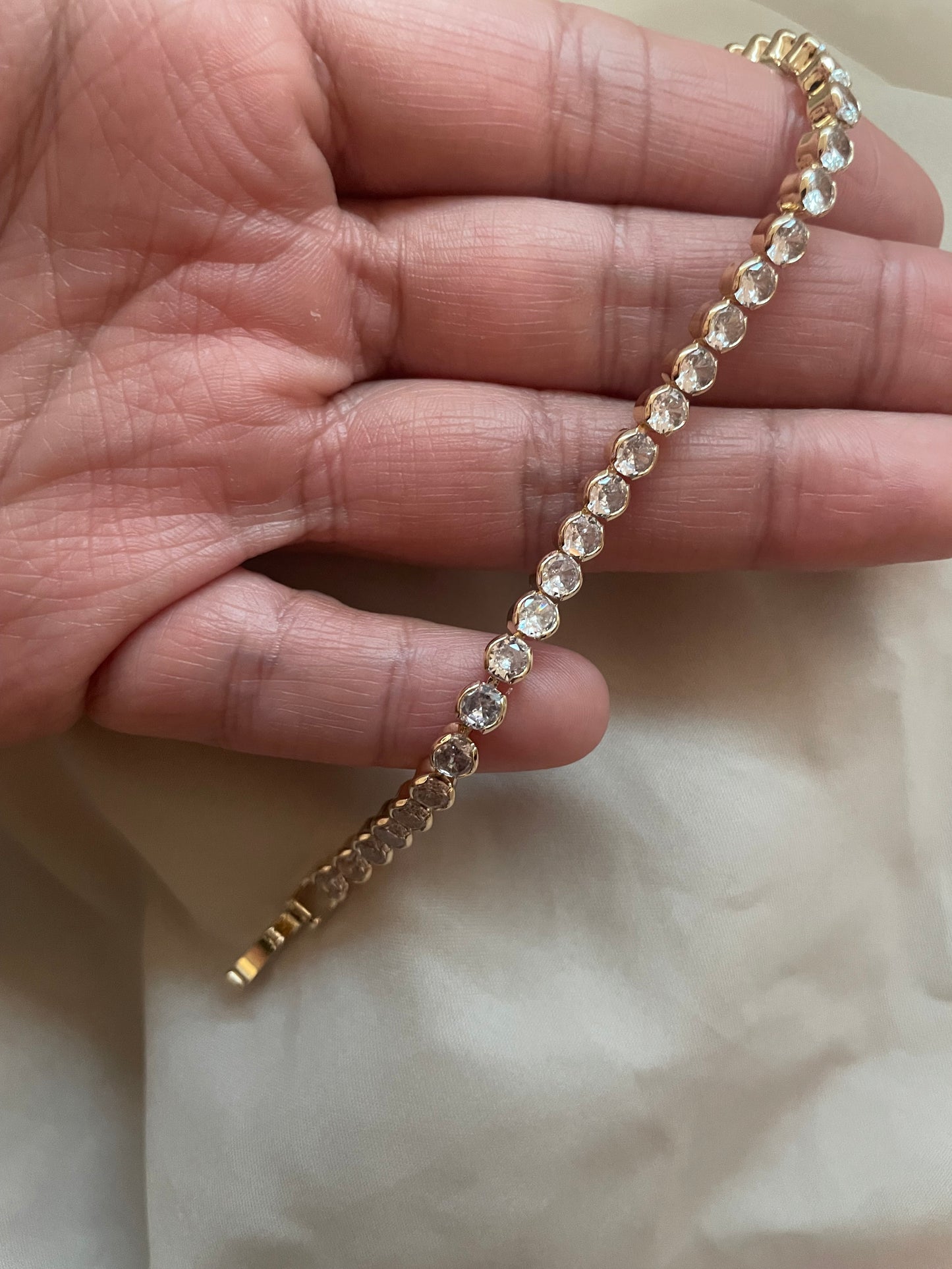 Abigaia Stud Bracelet Gold