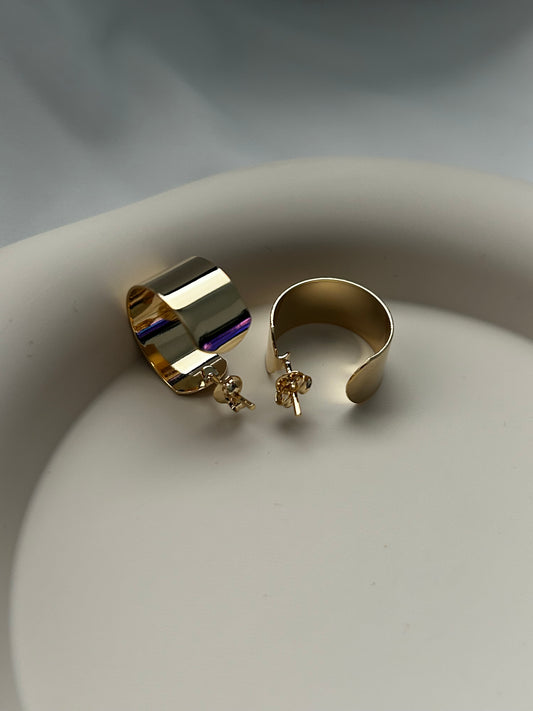 Mia Polished Hoop