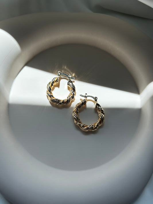 Izara Twisted Hoop