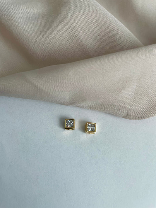 Damaris Stud Earrings